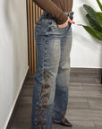 Jeans Ricamato con borchie ✨