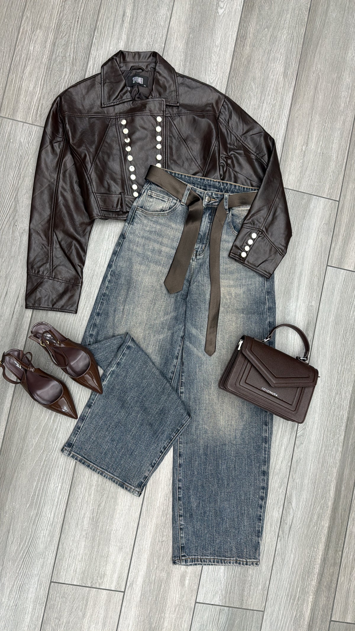Jeans + cravatta ✨