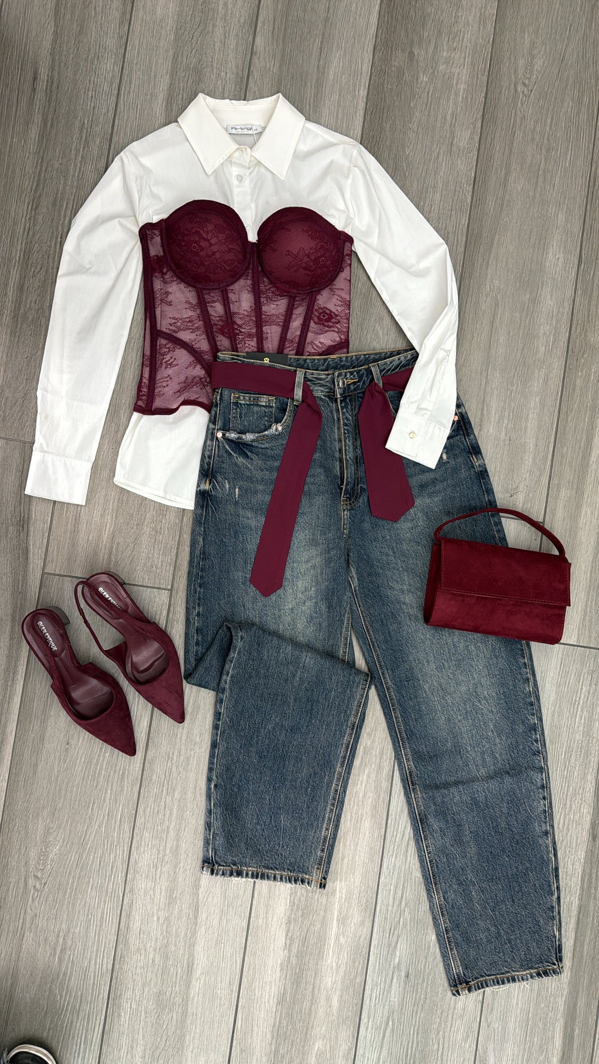 Jeans + cravatta✨