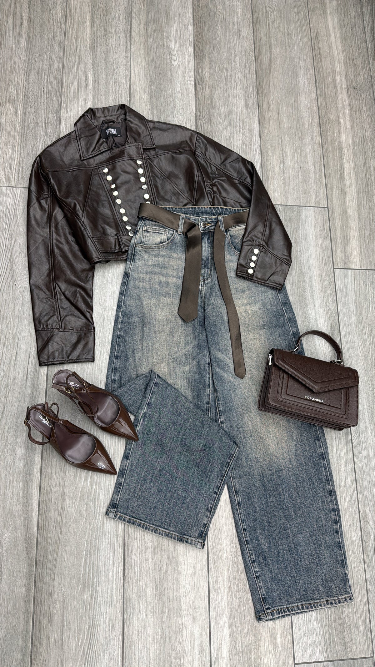 Jeans + cravatta ✨