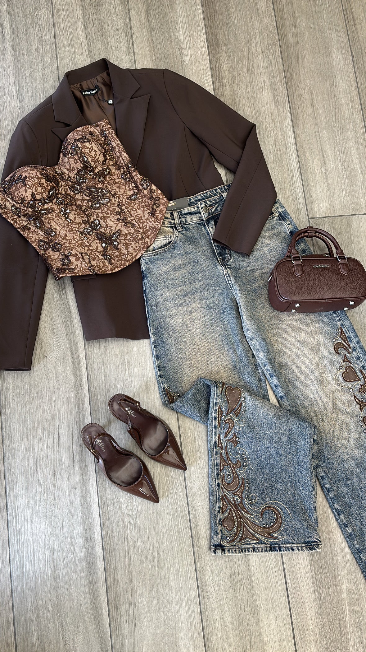 Jeans Ricamato con borchie ✨