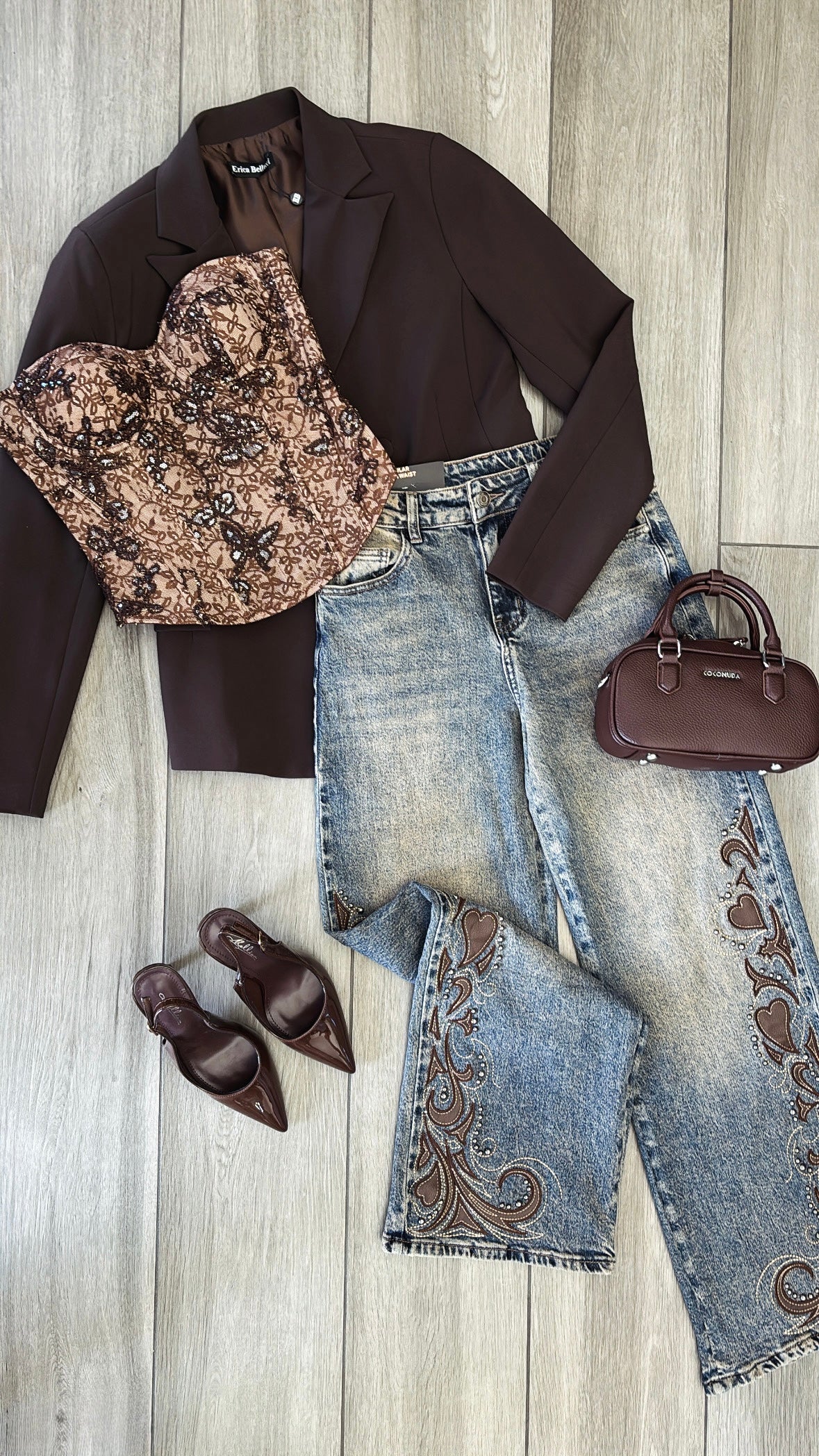 Jeans Ricamato con borchie ✨