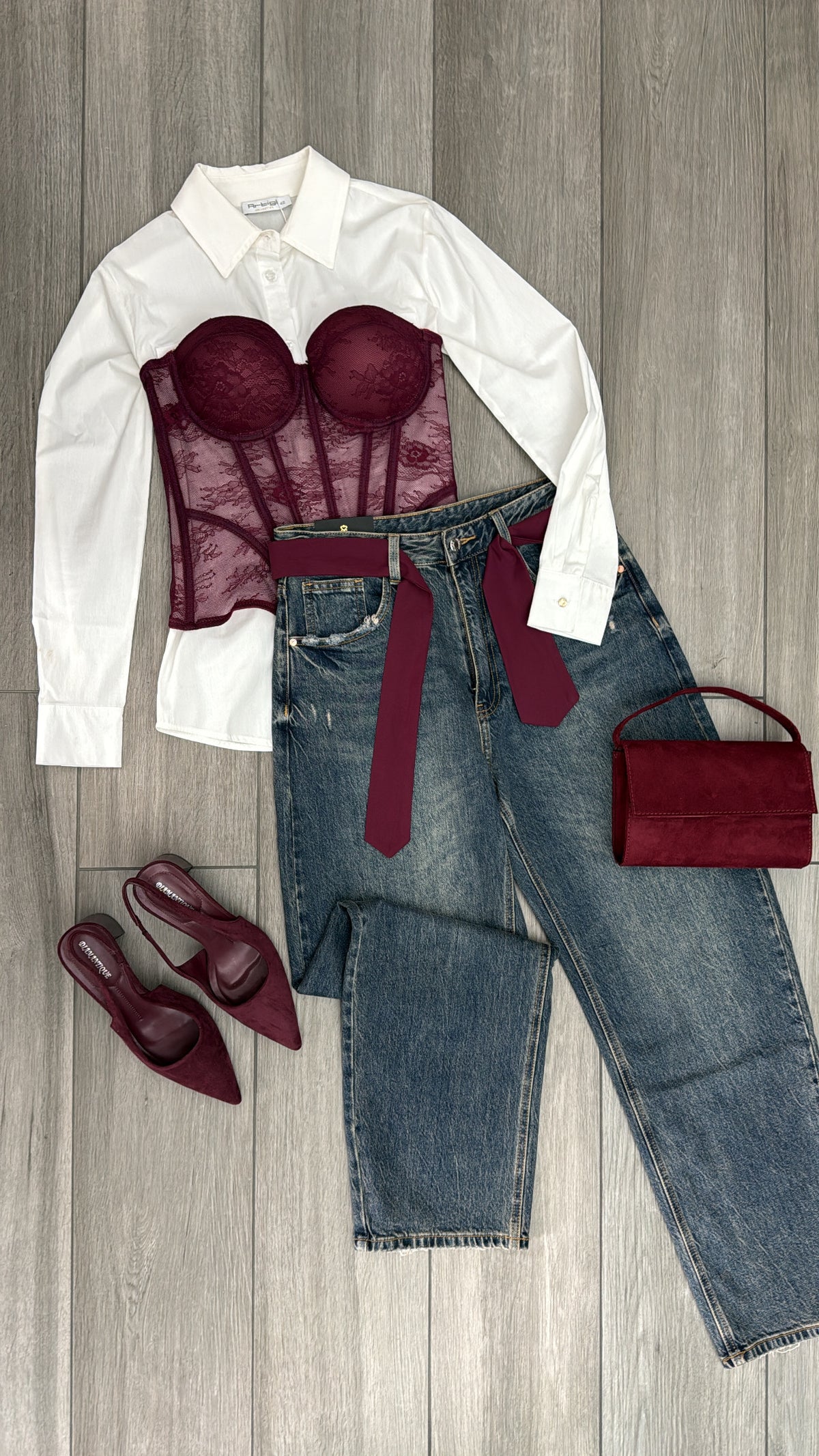 Jeans + cravatta✨